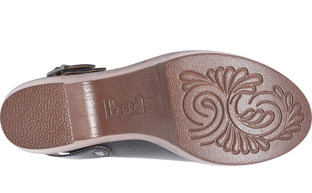 b.o.c Women's Adel Platform Clogs