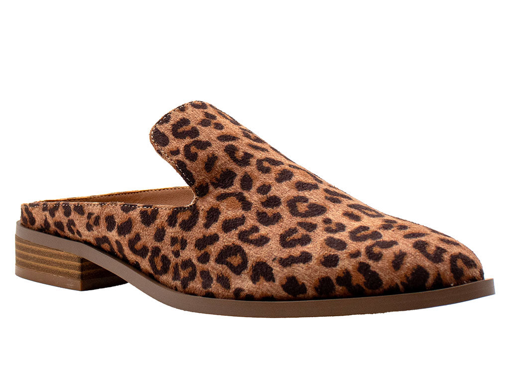 Very Volatile Women's Avery Pointed Toe Mule Loafer