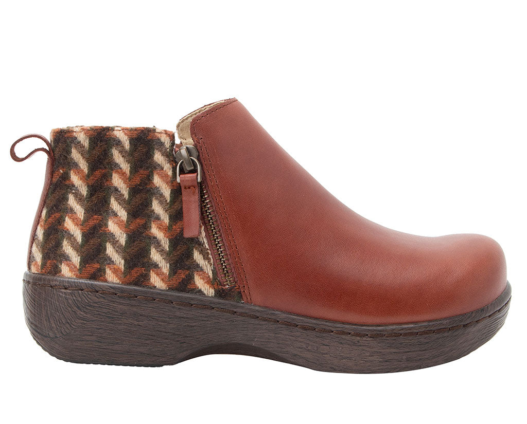 Alegria Women's Oaklee Slip-Resistant Booties