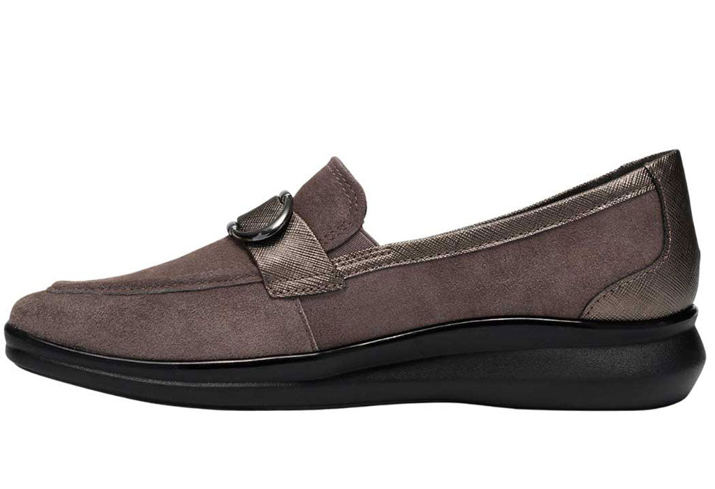 Clarks Women's Lynell Bay Buckle Loafer
