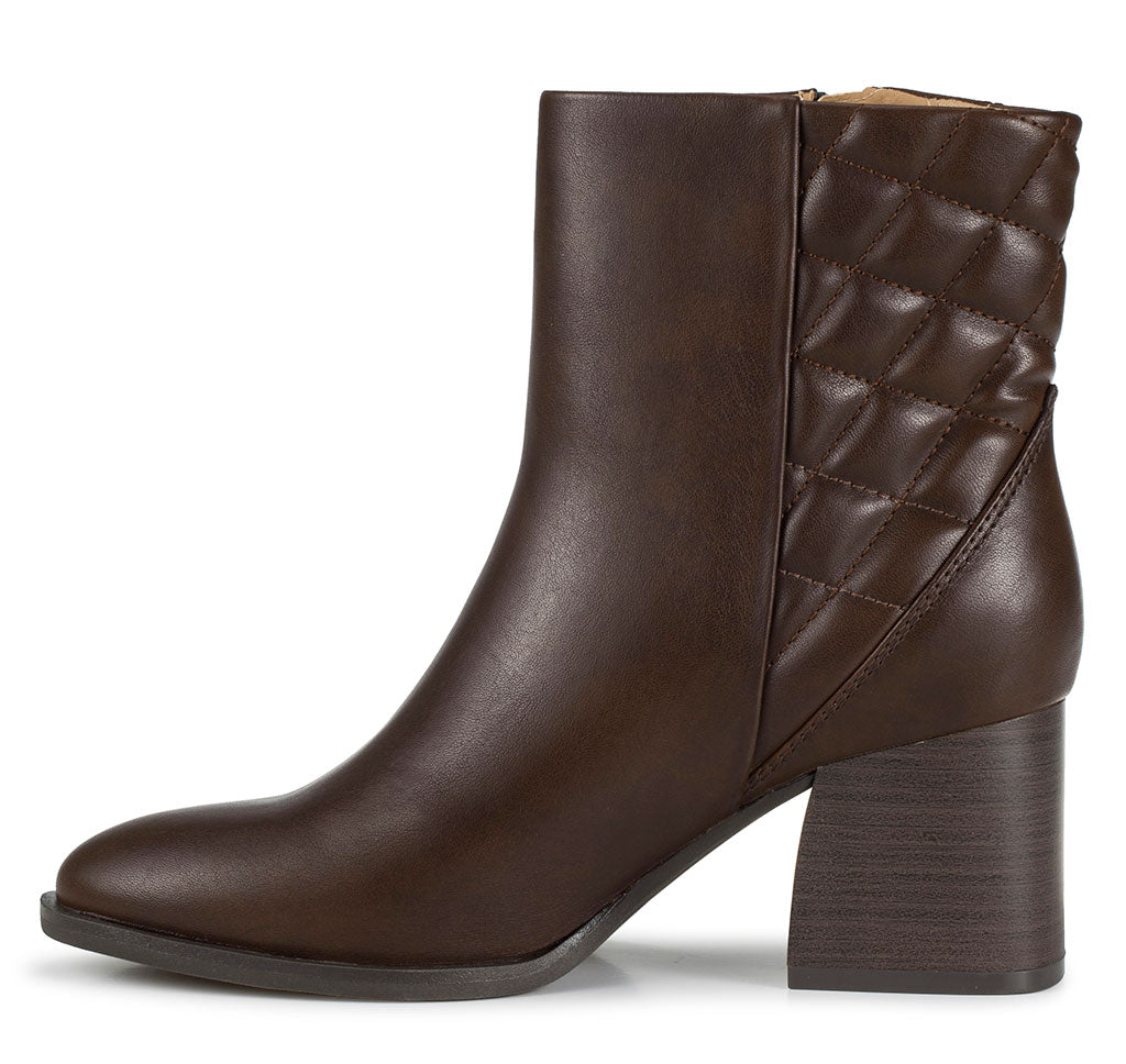 Baretraps Women's Dineen Slip-Resistant Bootie