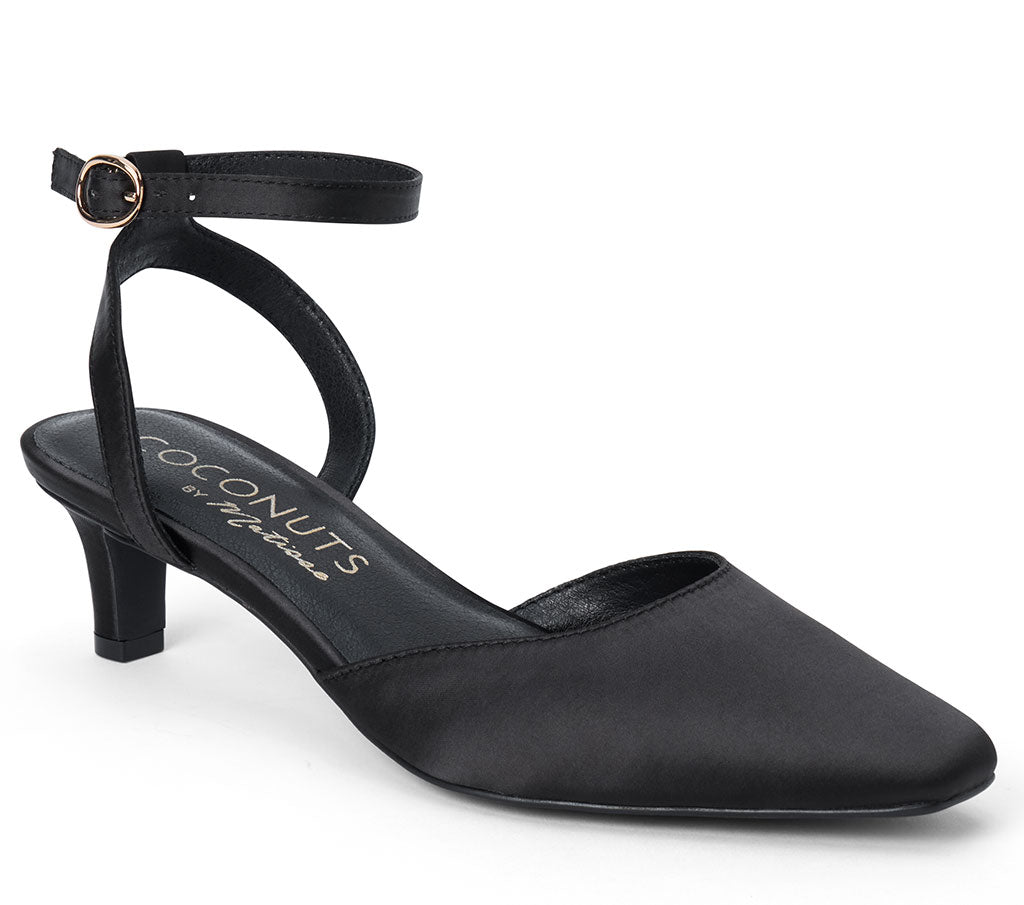 Coconuts by Matisse Women's Finn Pointed Toe Pumps