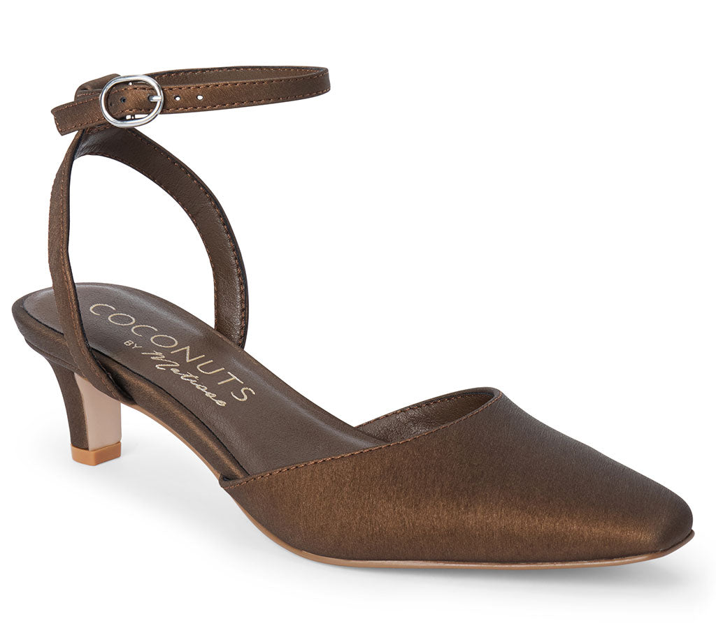 Coconuts by Matisse Women's Finn Pointed Toe Pumps