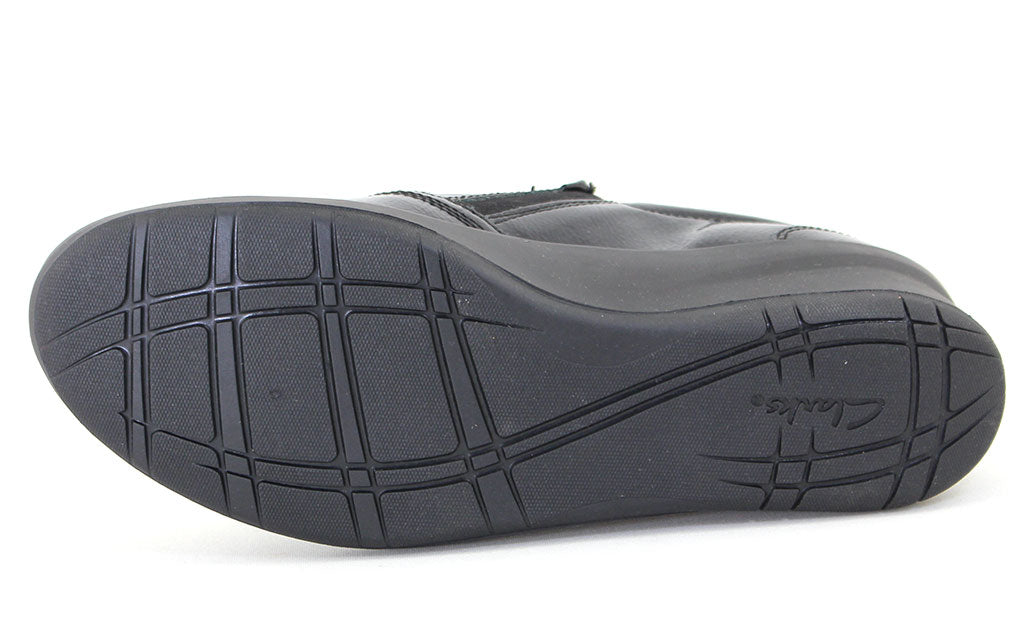 Clarks Women's Suttyn Zip