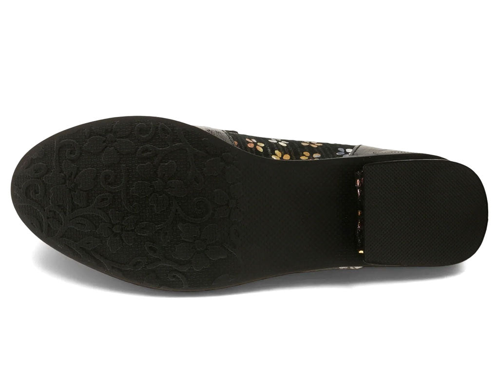 L'Artiste Women's Shinyshoes Chain Loafer