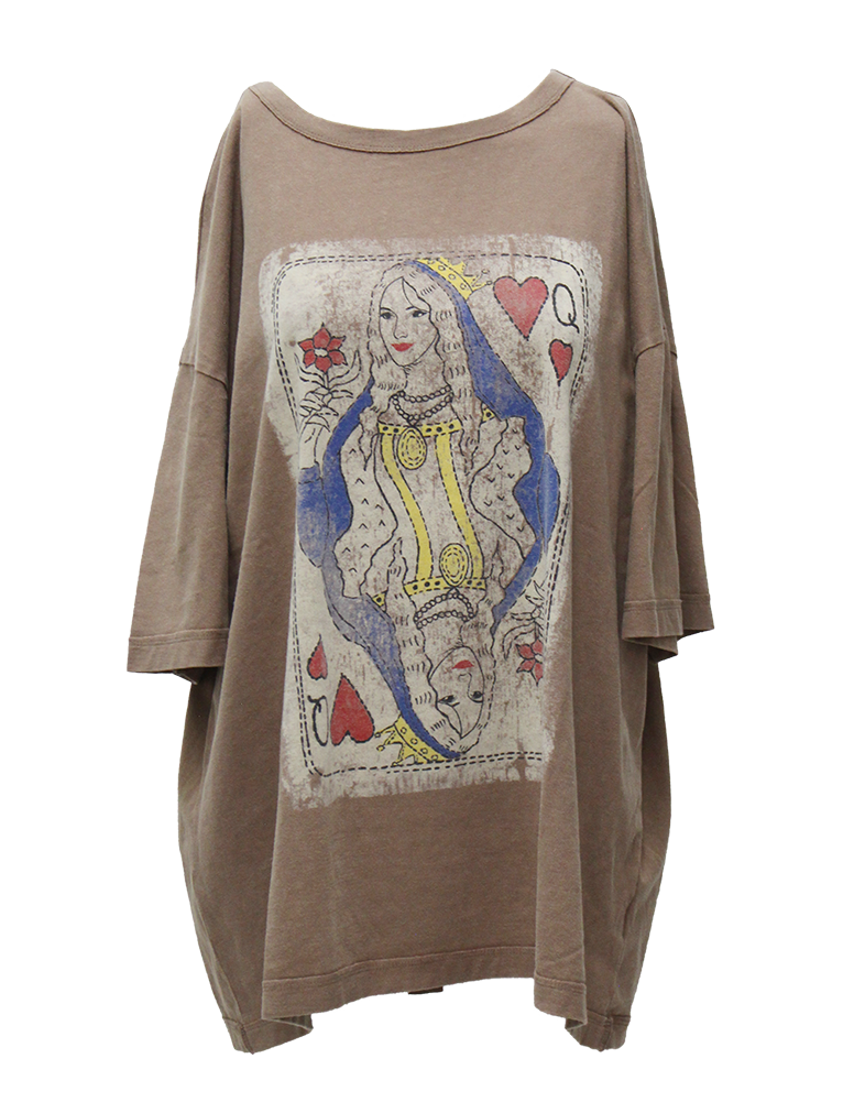 Easel Queen Of Hearts T-Shirt