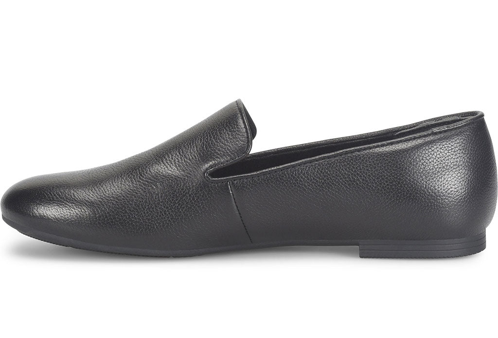 Comfortiva Women's Tammie Leather Loafer