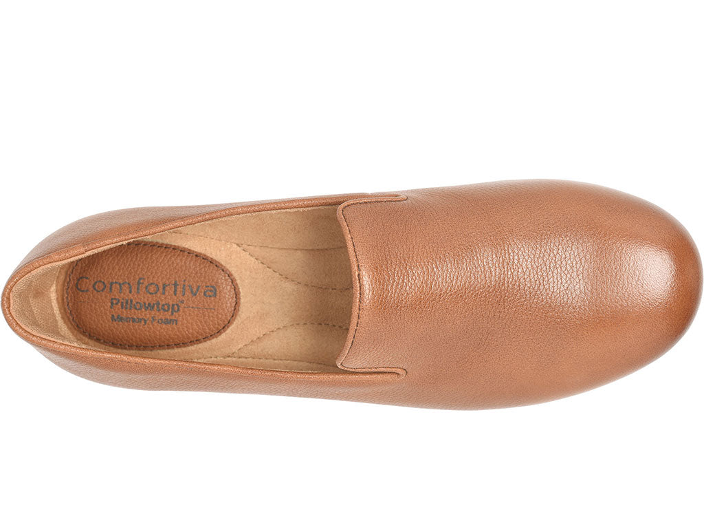 Comfortiva Women's Tammie Leather Loafer