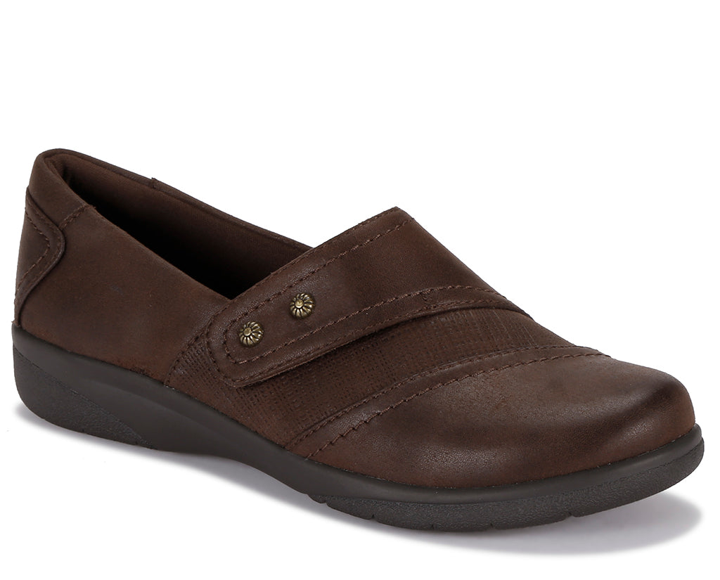 Baretraps Women's Darma Slip On