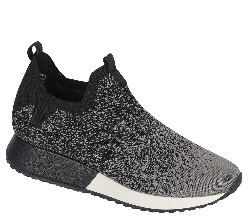 Baretraps Women's Pringer Slip On Sneaker