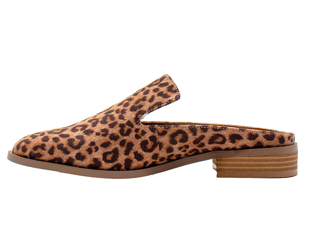 Very Volatile Women's Avery Pointed Toe Mule Loafer