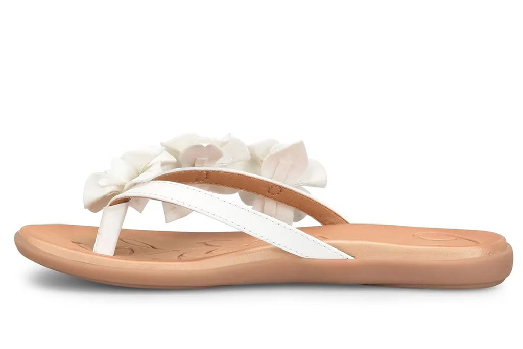 b.o.c Women's Hensley Floral Thong Sandals