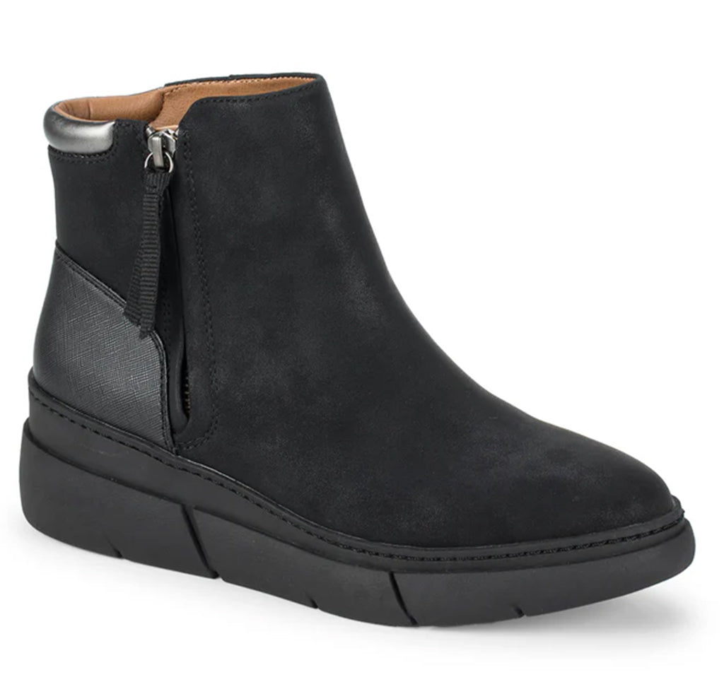 Baretraps Women's Lakelyn Bootie