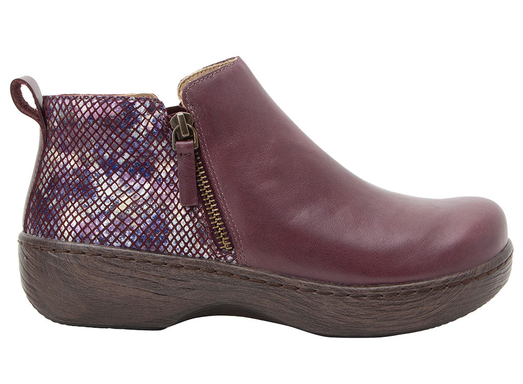 Alegria Women's Oaklee Slip-Resistant Booties