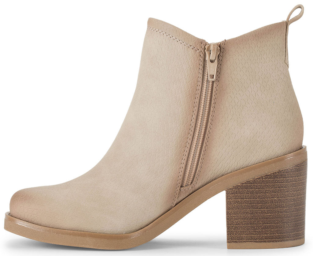 Baretraps Women's Maria