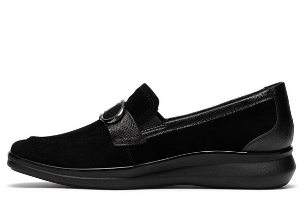 Clarks Women's Lynell Bay Buckle Loafer