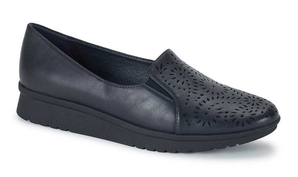 Baretraps Women's Amry Slip On Loafer