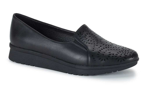 Baretraps Women's Amry Slip On Loafer