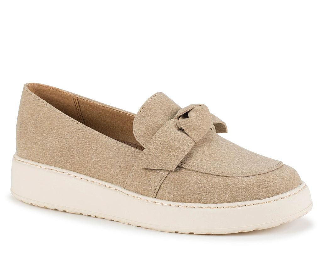 Baretraps Women's Ferdana Moc Toe Wedge Loafer