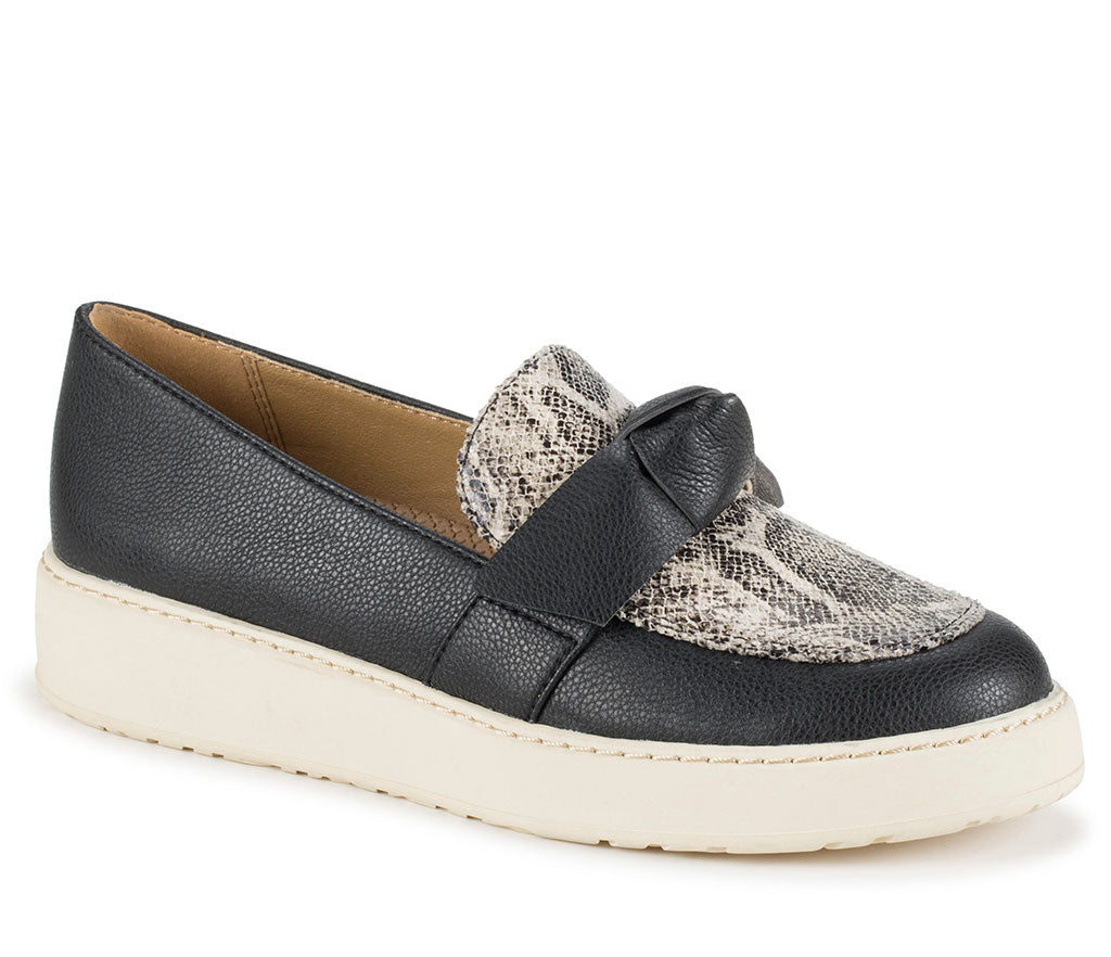 Baretraps Women's Ferdana Moc Toe Wedge Loafer