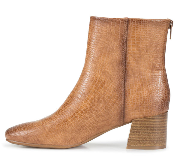 Baretraps Women's Emilie Boot
