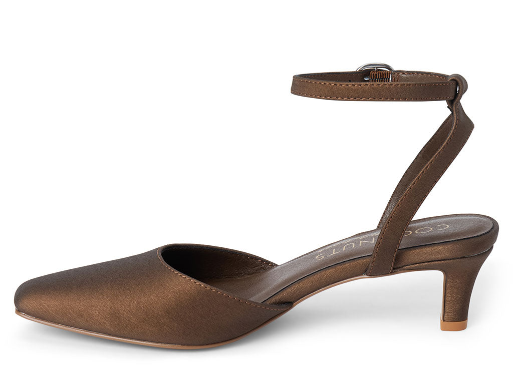 Coconuts by Matisse Women's Finn Pointed Toe Pumps