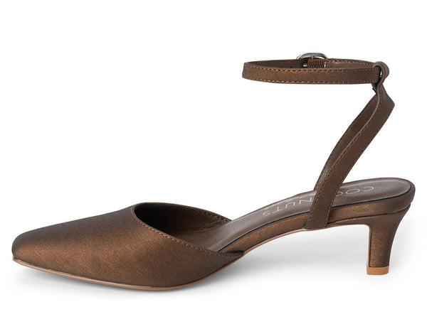 Coconuts by Matisse Women's Finn Pointed Toe Pumps