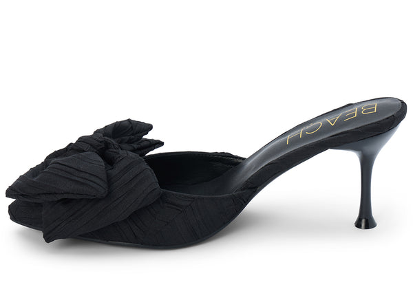 Beach by Matisse Women's Goldie Bow Pump