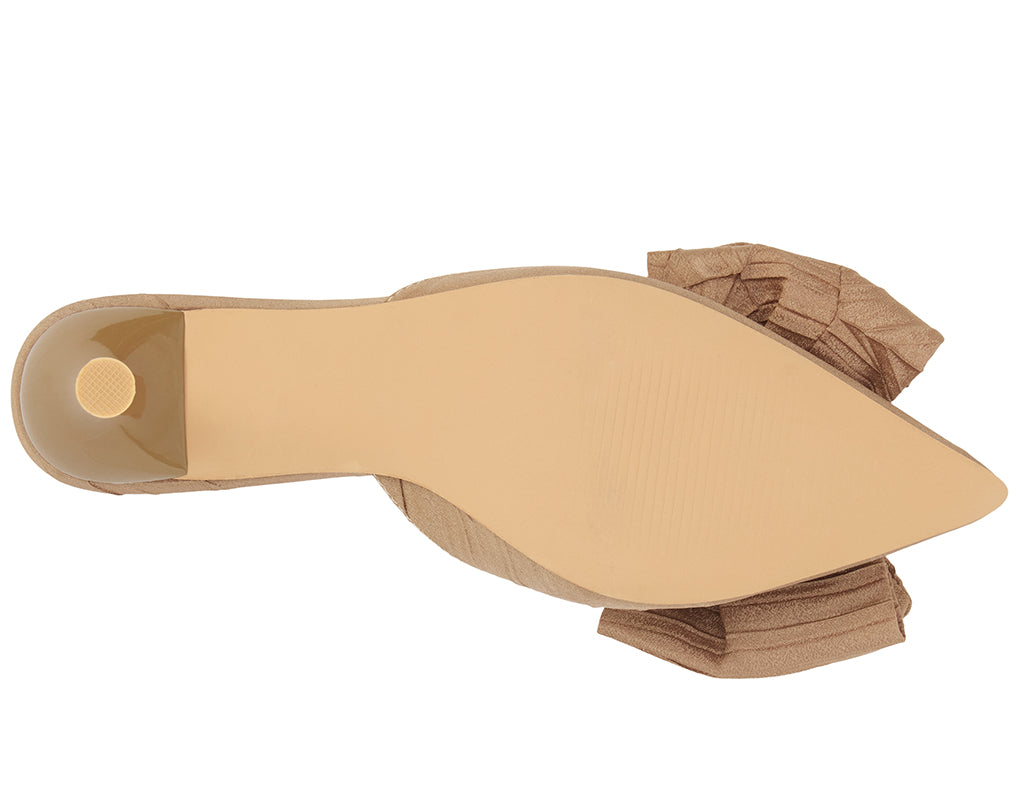 Beach by Matisse Women's Goldie Bow Pump