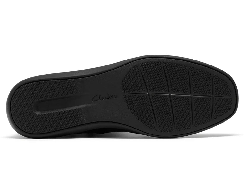 Clarks Women's Lynell Park Waterproof Bootie