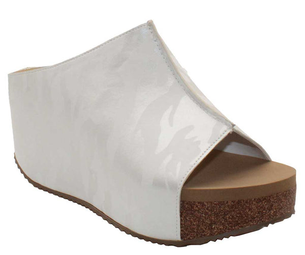 Volatile Women's Carrier