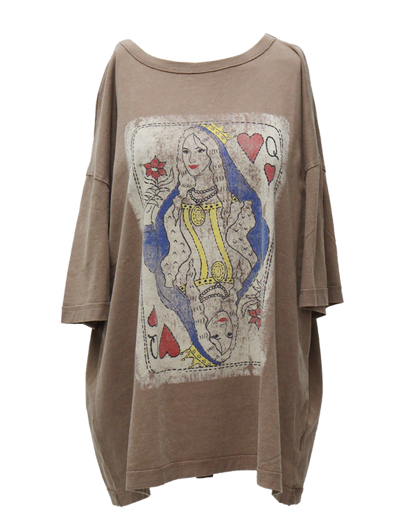 Easel Queen Of Hearts T-Shirt