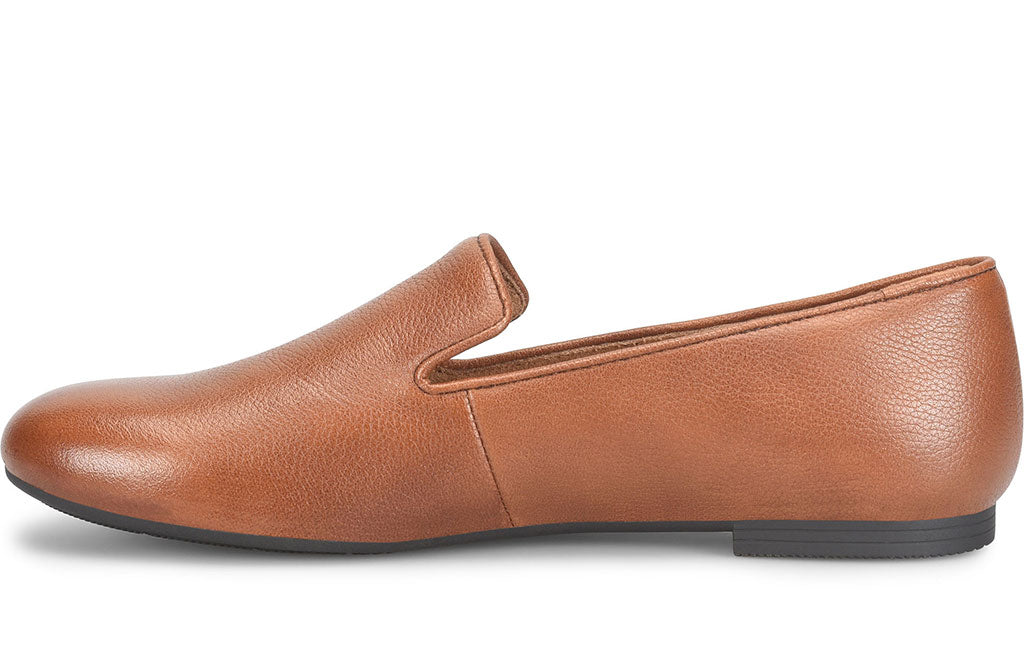Comfortiva Women's Tammie Leather Loafer