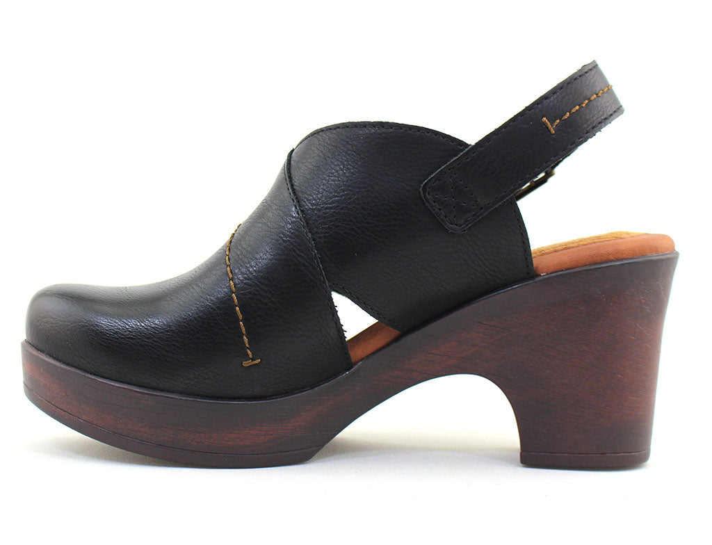 b.o.c Women's Cecila Clogs
