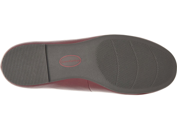 Comfortiva Women's Tammie Leather Loafer