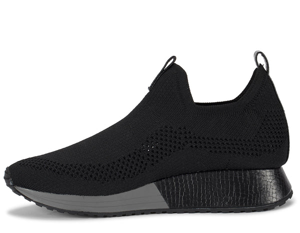 Baretraps Women's Pringer Slip On Sneaker