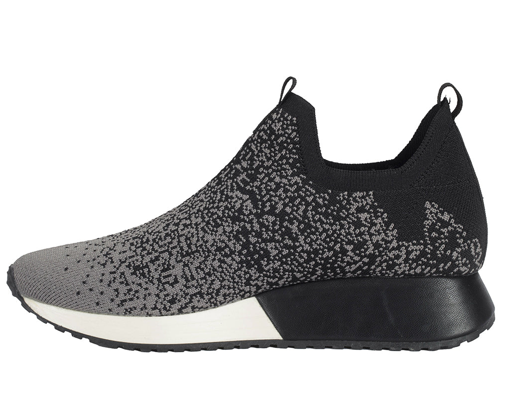 Baretraps Women's Pringer Slip On Sneaker