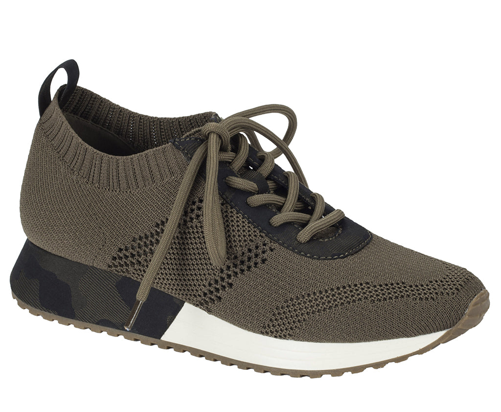 Baretraps Women's Palta Sneaker