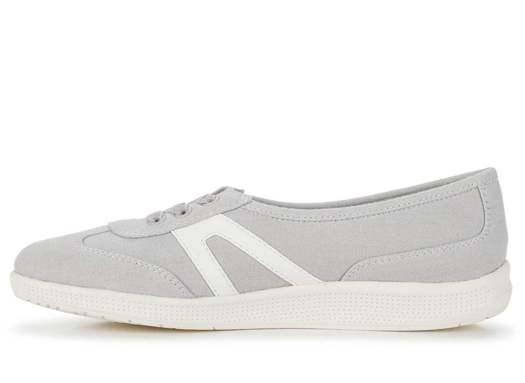 Baretraps Women's Vannie Slip On Sneaker