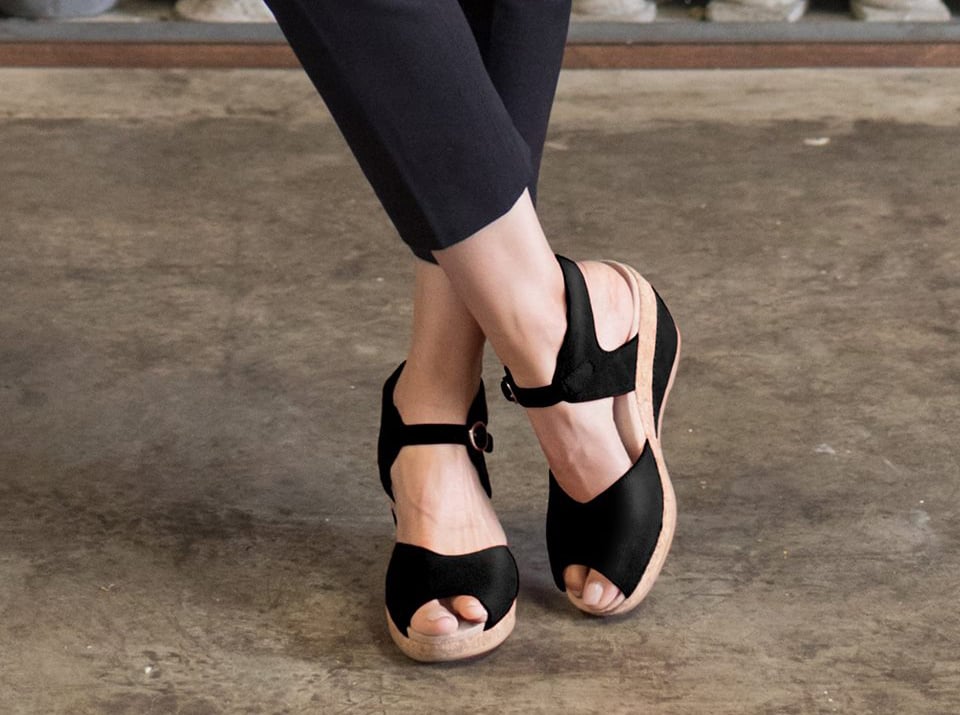 dansko women's vera flat sandal